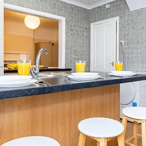Guest house Shirley House: Centre Self-catering With Smart Access, Southampton